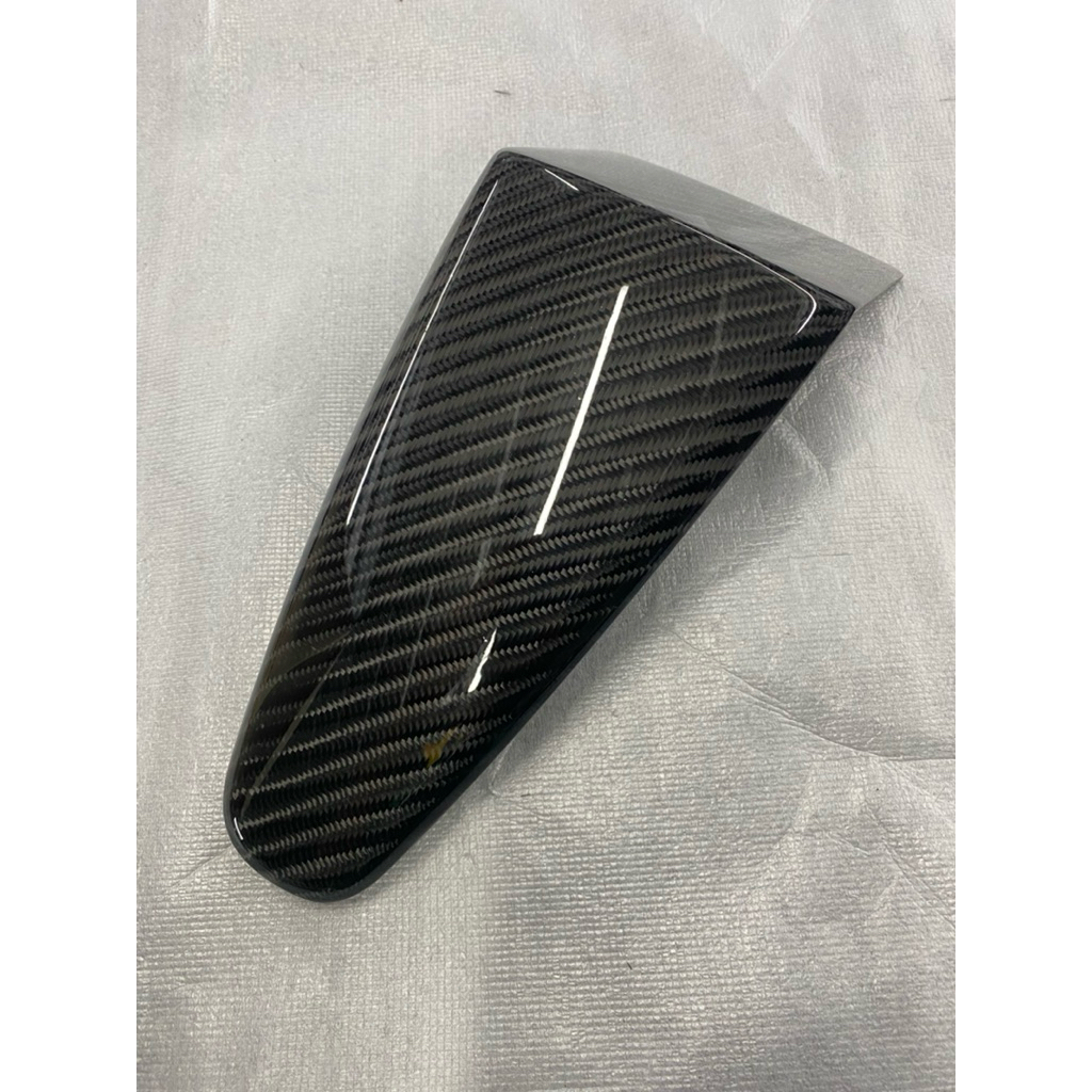 ฝาครอบบังแตรชิ้นเล็ก lead125 ปี2025 คาร์บอนแท้ลาย4