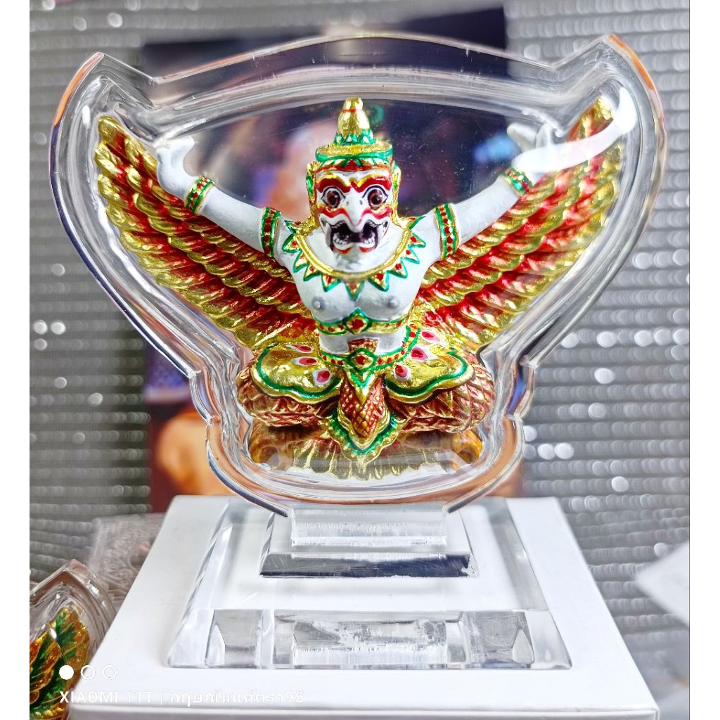 องค์ตั้งโต๊ะ พญาครุฑ กำลังแผ่นดิน ปี 40 พระราชพิธีวัดพระศรีรัตนศาสดาราม ( วัดพระแก้วมรกต ) และวัดพระอารามหลวงทั่วประเทศ