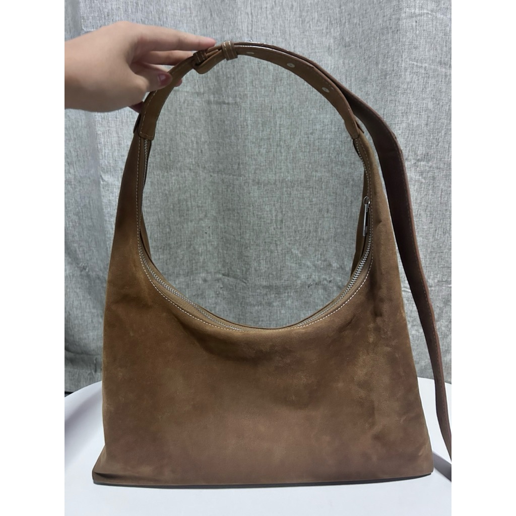 knackbag(L น้ำตาลหนังกลับ) รุ่น Hobo bag+ถุงผ้าเเบรนด์🤎