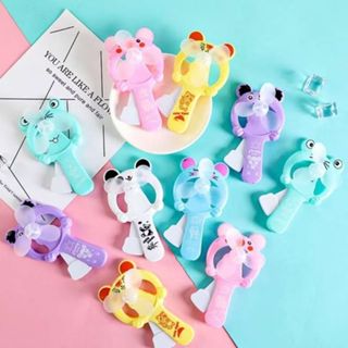 ของเล่นการ์ตูนพัดลมมือถือขนาดเล็กแบบใช้มือสำหรับเด็ก พัดลมมื…