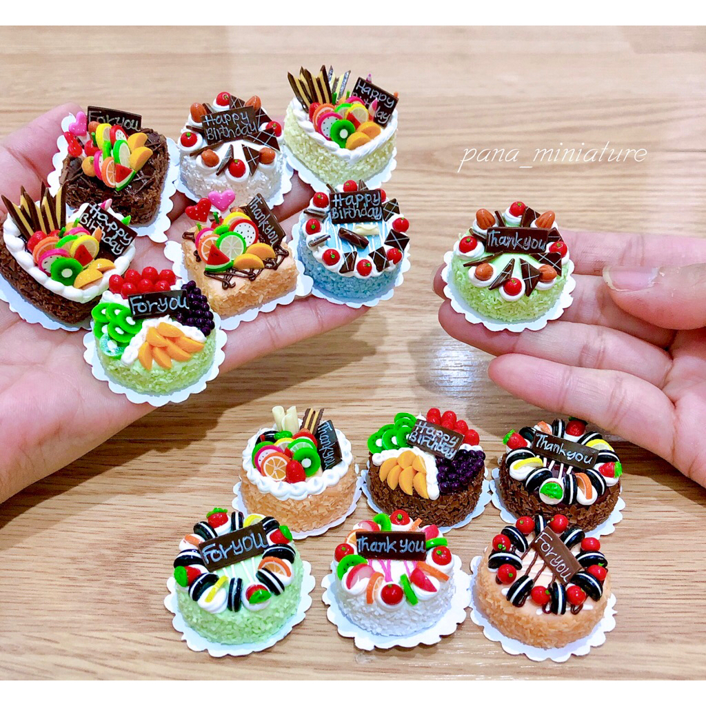 pos#1 (M) ดินปั้นขนมเค้กจิ๋ว 3 cm. พร้อมกล่องใส ราคา/ชิ้น