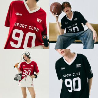 Nineties Design : Sport Club เสื้อยืดทรงโอเวอร์ไซต์ สไลต์ Je…