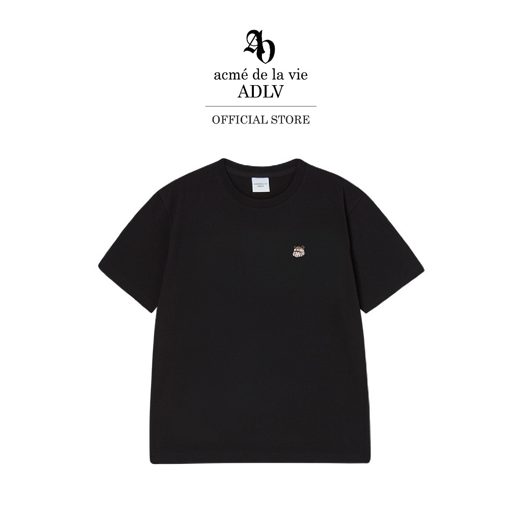 ADLV [acme de la vie] เสื้อยืด รุ่น Ac Bear Wappen Standard Short Sleeve T-Shirt Black (50181SBWSSU_F5BKXX)