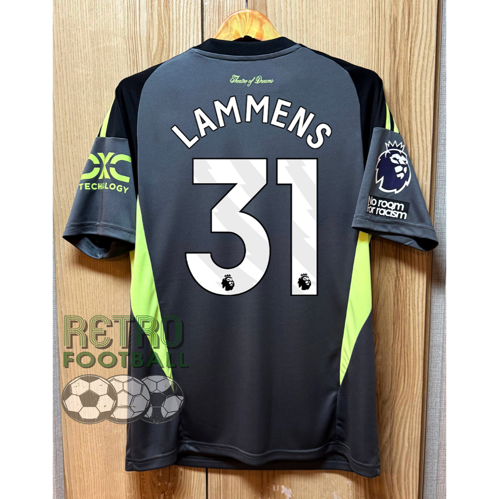 เสื้อกีฬาฟุตบอล IIมuยู 3A เกรดแฟนบอล ( GK ) ปี 25/26 ฟลูออฟชั่น EPL ชื่อเบอร์นักเตะในทีม (ครบทุกคน)