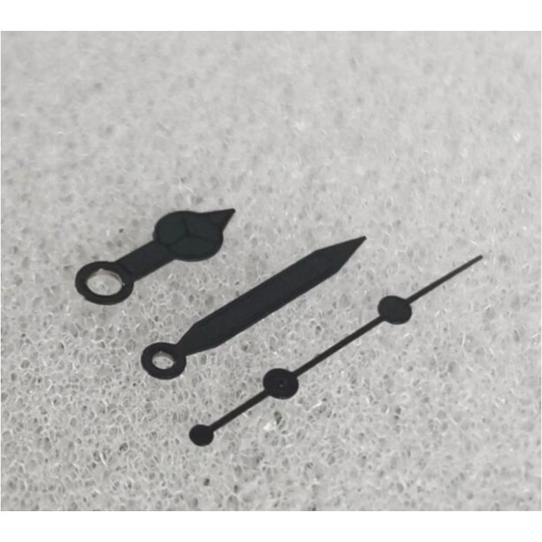 อุปกรณ์เสริมนาฬิกาชี้สีดำนาฬิกามืออ่อนแอสำหรับการเคลื่อนไหว NH35 / 36 / 4R / 7S