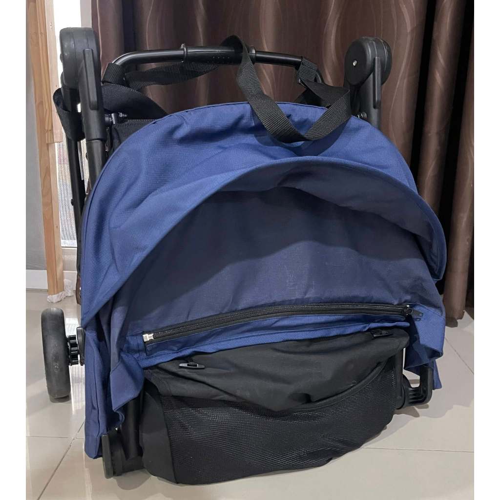 Mountain Buggy มีตำหนิขาดตามภาพ ใช้งานได้ตามปกติ