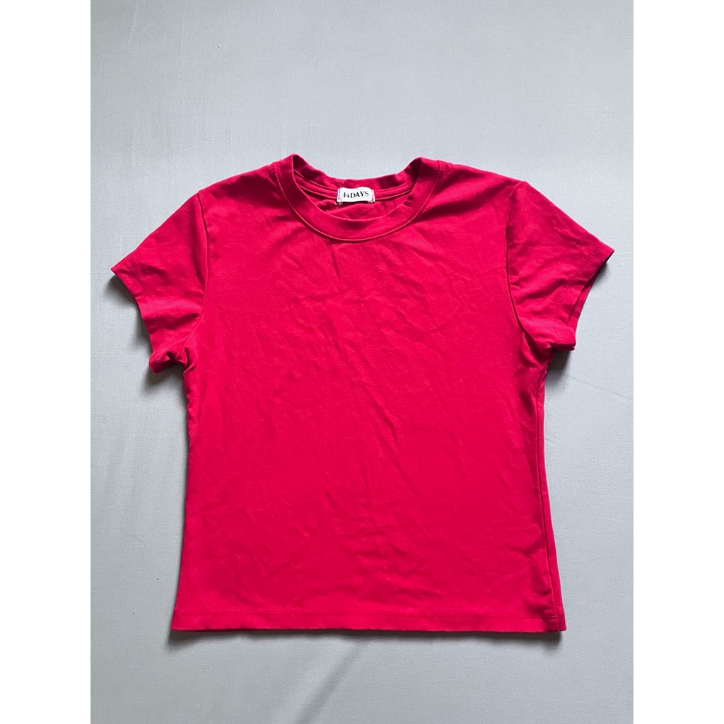 เสื้อยืด baby tee สีแดงสด แบรนด์ 14.DAYS 🍎✨
