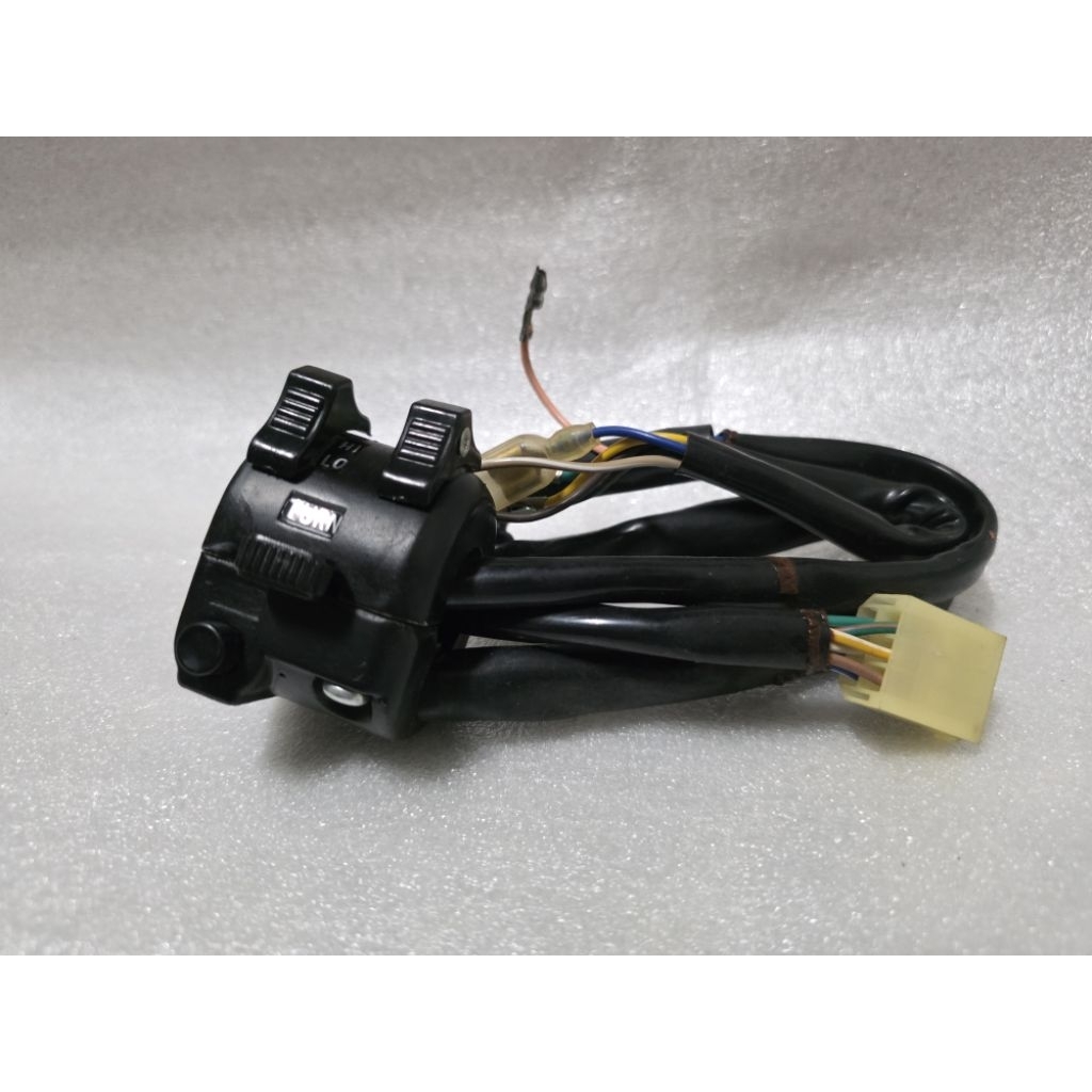 ส​วิทช์​แฮนด์​ซ้าย​ Yamaha​ DT100​ ใหม่​เก่า​เก็บ​