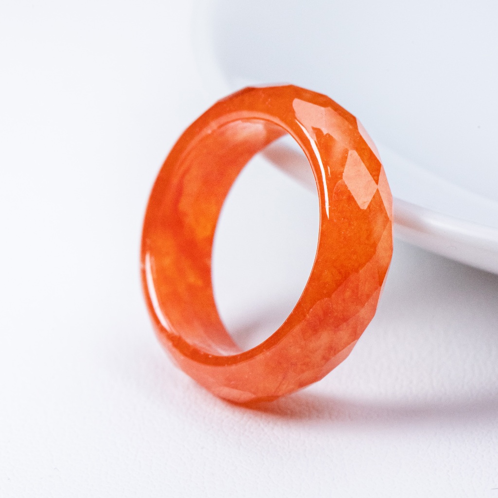 แหวนเจียเหลี่ยมหยกแดง(พม่า) Type A