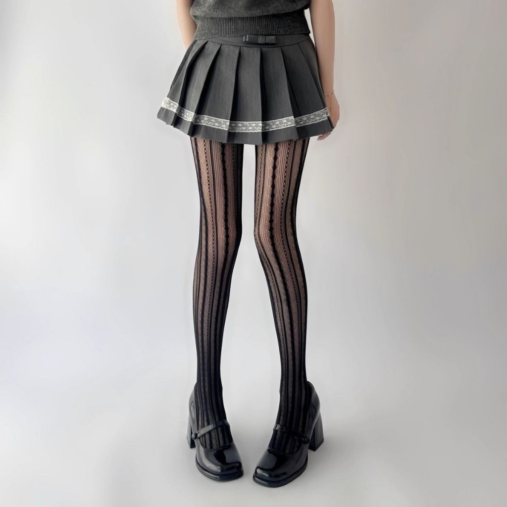 ถุงน่องตาข่ายลายทางสไตล์วินเทจ