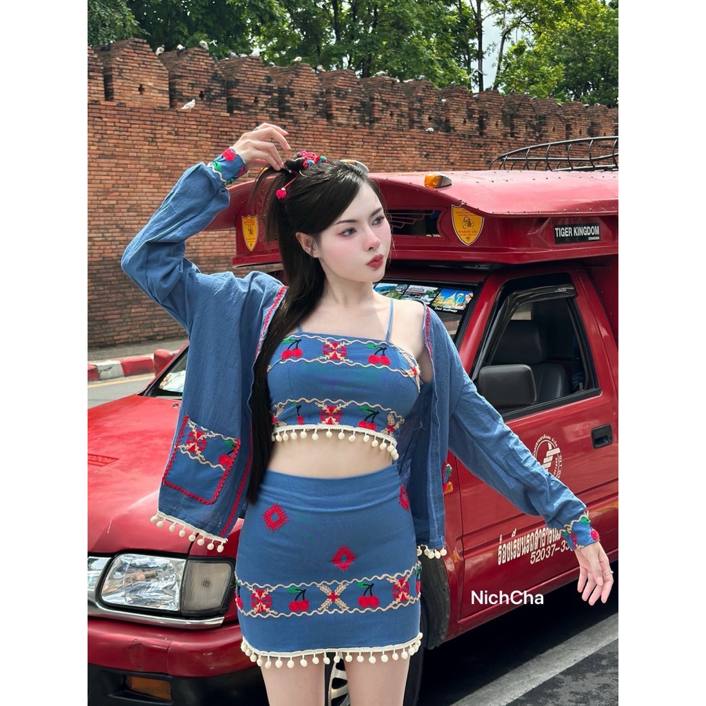 Phapassz - Set 3 ชิ้น สายเดี่ยวมีซิปหลัง เสื้อคลุมแขนยาวผ้าฝ้าย กระโปรงมีซับกางเกง แต่งลูกไม้โคเช ผ้ายืด ผ้านำเข้า Nicha