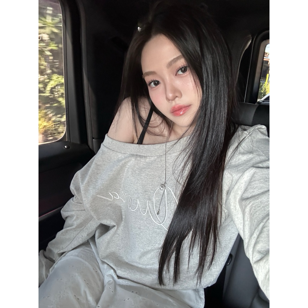 - Quera Off Shoulder Pullover - เสื้อหนาวปาดไหล่