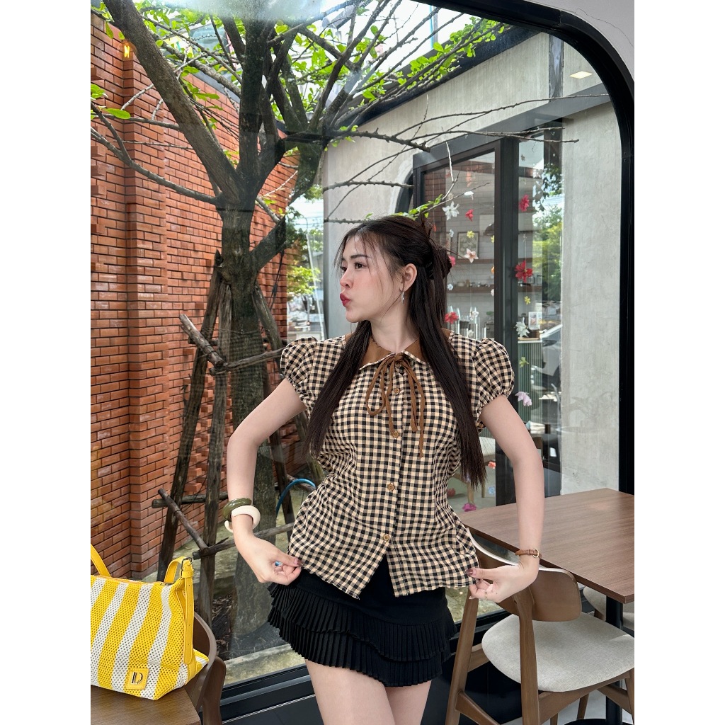 เสื้อครอป คอปกบัว แขนตุ๊กตาแต่งปกมีเชือกกุ้นผูกด้านหลัง ผ้าลายสก็อตทอบรัชขน