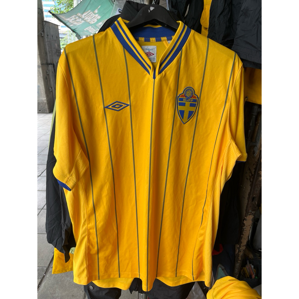แท้💯% พร้อมส่ง💕(01)เสื้อเปล่าทีมชาติ สวีเดน EURO SWEDEN  2012 FOOTBALL Size XL หน้าอก 48-50นิ้ว