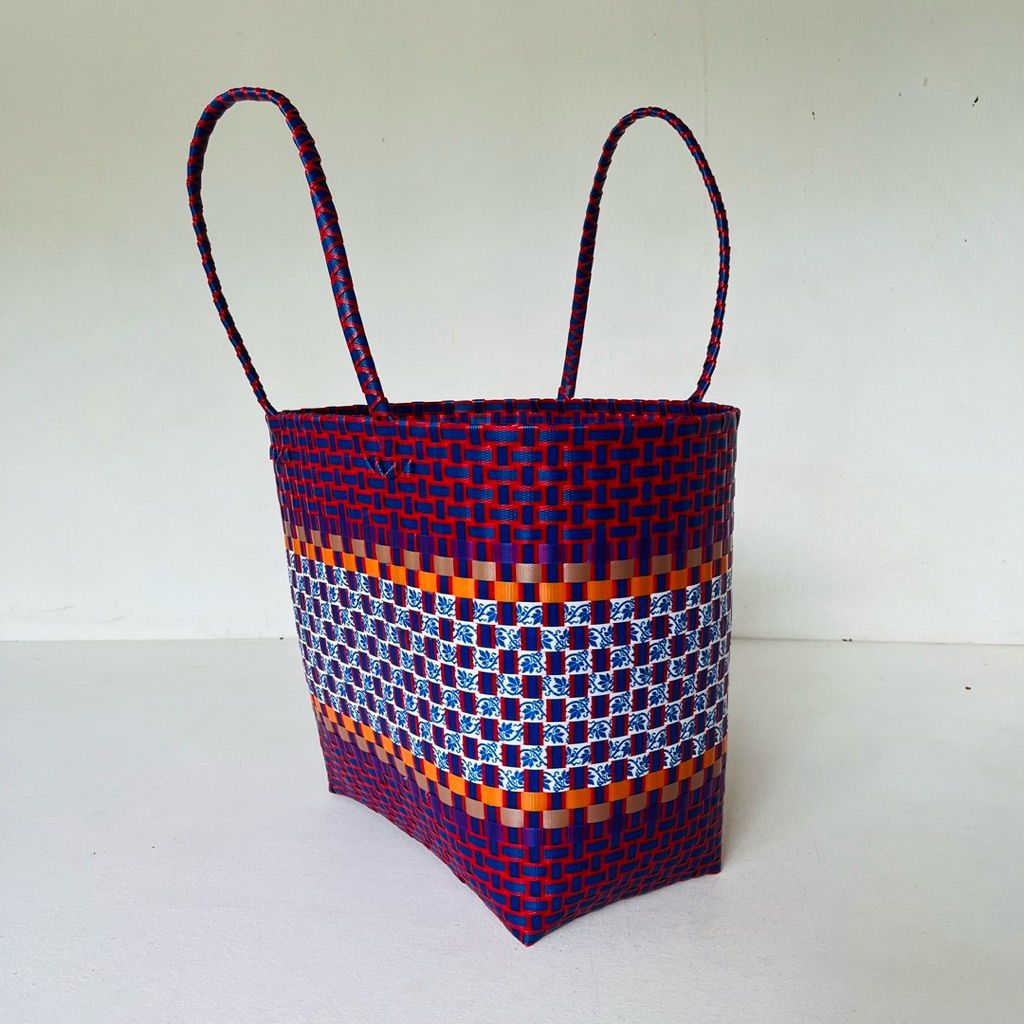 กระเป๋าเป้สานเส้นพลาสติกตะกร้าจ่ายตลาดใส่ของขนาดกว้าง 24 ยาว 35สูง 33ซม.เส้นรอบวงปากตะกร้า 111 ซม.สายสูง 18 เซนติเมตร - รูปที่ 5