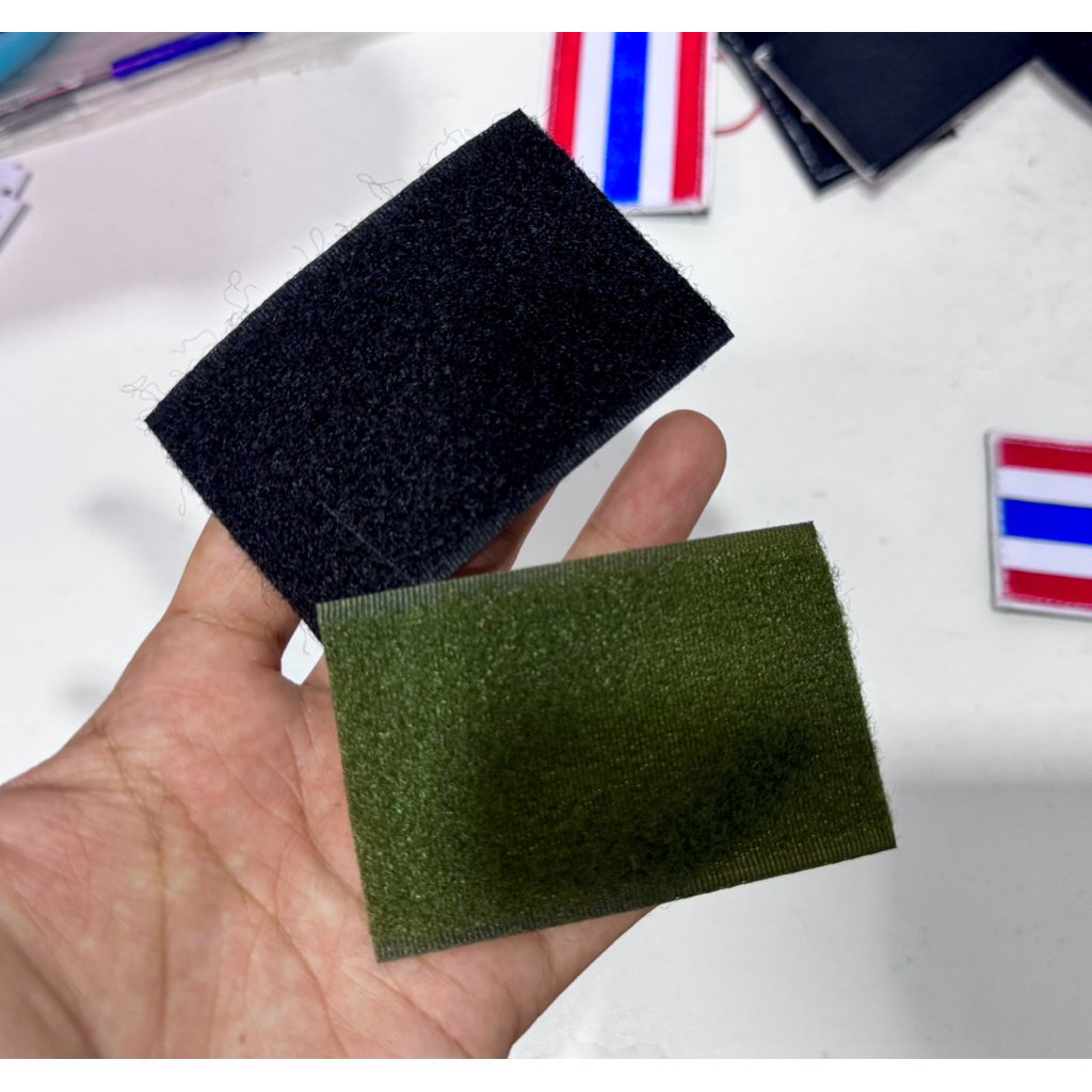 เทปตีนตุ๊กแกสีดำขนาด 5*7.5 cm สำหรับติดอาร์มธงชาติตีนตุ๊กแก อาร์มธงชาติ