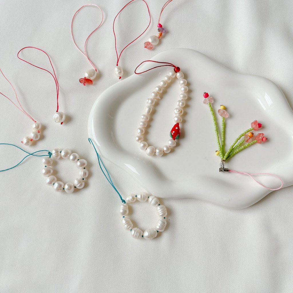 สายคล้องมือถือ ไข่มุกแท้ Phone Chain ห้อยโทรศัพท์ | Tinypearlxoxo N1391