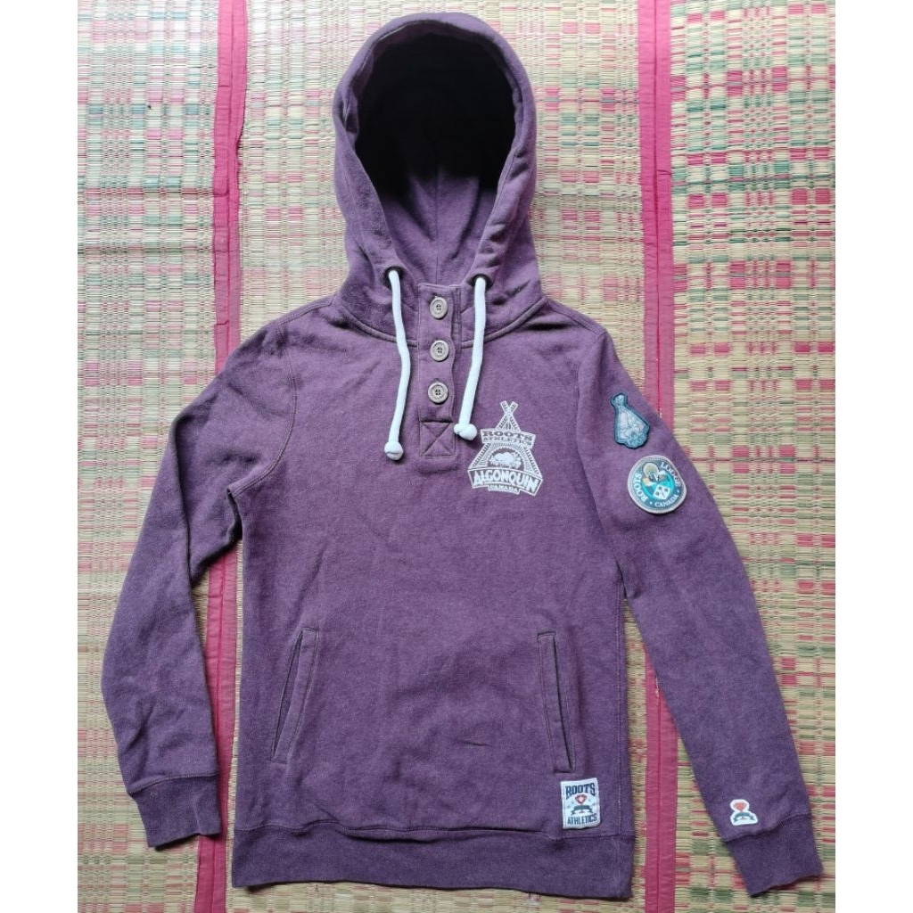 เสื้อกันหนาว Roots Canada