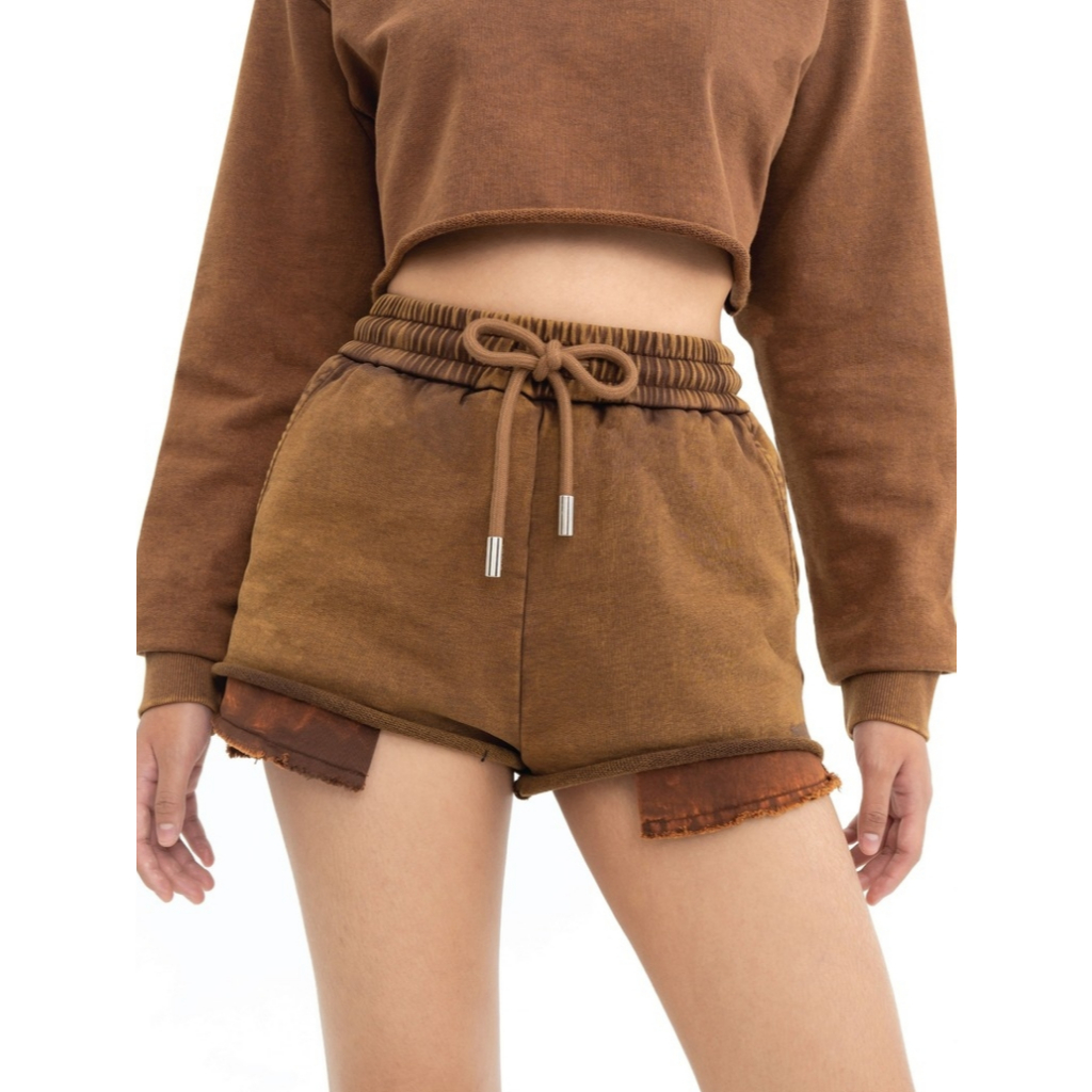 Pania overlap shorts in Acid wash caramel แพนญากางเกงขาสั้นรุ่นโอเวอร์แลปสีน้ำตาลคาราเมล