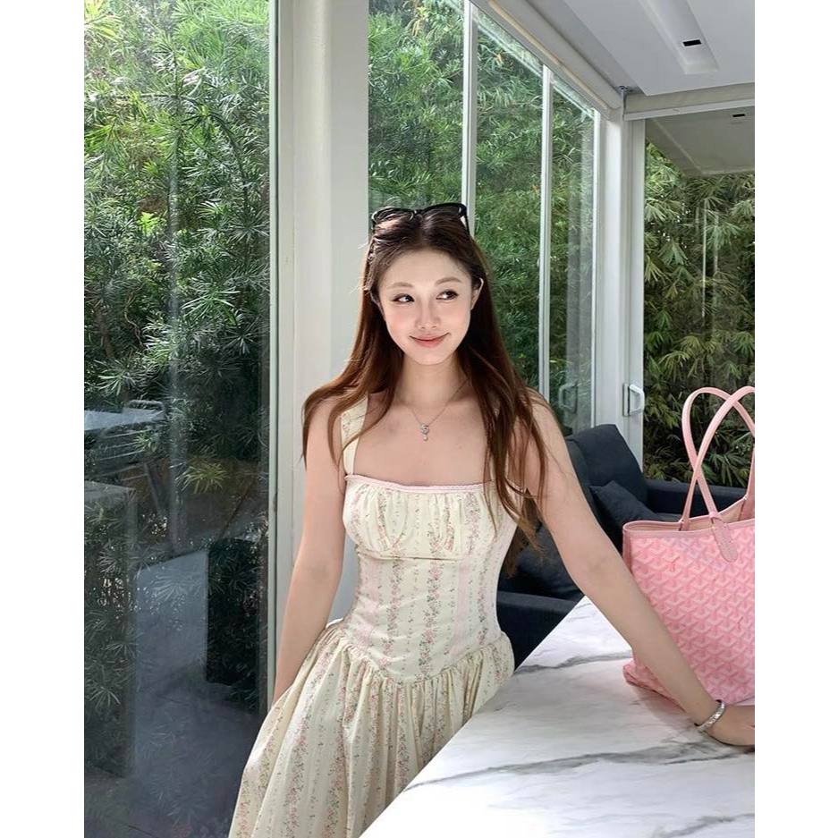 Mogwany  พร้อมส่ง L / พรี S,M,XL / Avery Flora Dress ทรงสวย ใส่สบาย ใส่เที่ยว ใส่ออกงาน น่ารักมาก ราคา ถูกที่สุด ดีลบีเคเค