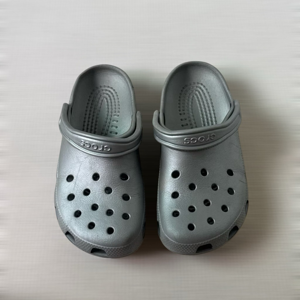 รองเท้า crocs มือสองของแท้ ไม่มีกล่อง ไซส์ 38