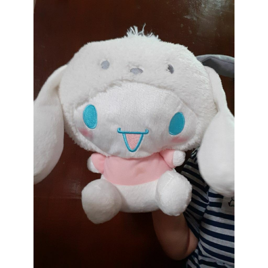 ตุ๊กตา  Cinnamoroll  20th Anniversary ป้ายสวย มีเลอะตรงเสื้อนิดนึงเช็ดออก