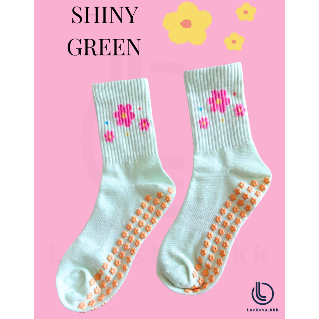 [Luckshu.bkk]  ถุงเท้ากันลื่น – รุ่น Shiny Green – ถุงเท้า พิลาทีส โยคะ ถุงเท้ายาว ออกกำลังกาย