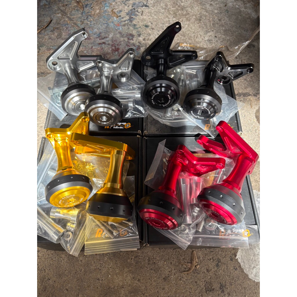 ‼️SALE‼️ กันล้ม RZM CBR650 CB650 มือ1 มี สีทอง สีแดง สีเทา สีดำ ราคา 900 บาท