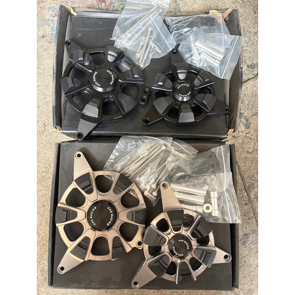 ‼️SALE‼️ กันแคร้ง ER6N มี3สี ดำ เทา มือ1 ราคา 2000 บาท