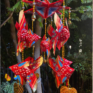 โมบาย ปลาตะเพียนสานใบลาน รุ่นกระโจม ลูกปลา 9 ตัว มีลูกปัด กระดิ่งสีทอง สินค้าแฮนเมด ภูมิปัญญาชาวบ้าน