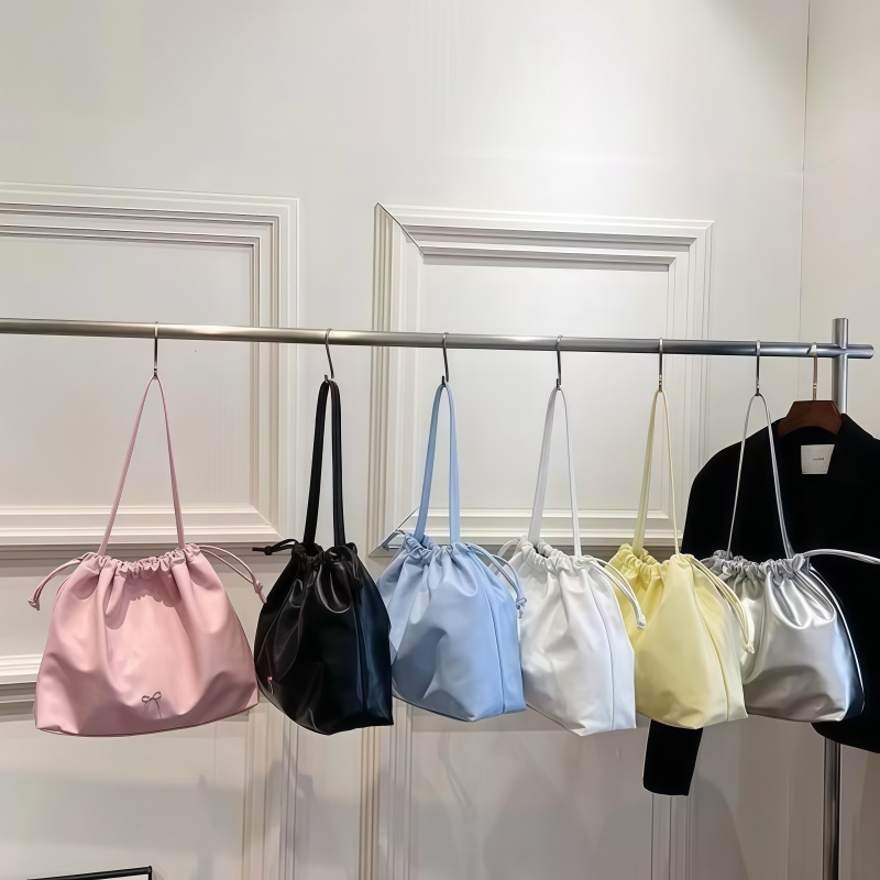 กระเป๋าหูรูดจีบความจุขนาดใหญ่ กระเป๋าสะพายแฟชั่น