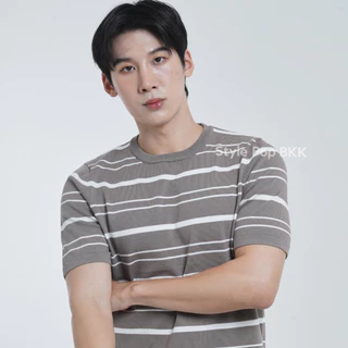 StylePop เสื้อคอกลมทรงเกาลี เสื้อผู้ชาย ผ้าถักลายทาง (ผ้านุ่มใส่สบาย) Knit Polo Shirt SM21