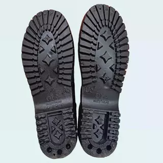 โอล่า บูทดำสั้น 10 นิ้ว ตราโอล่า ใส่ง่าย ใส่สบาย ทนทานกันน้ำ กันแดด