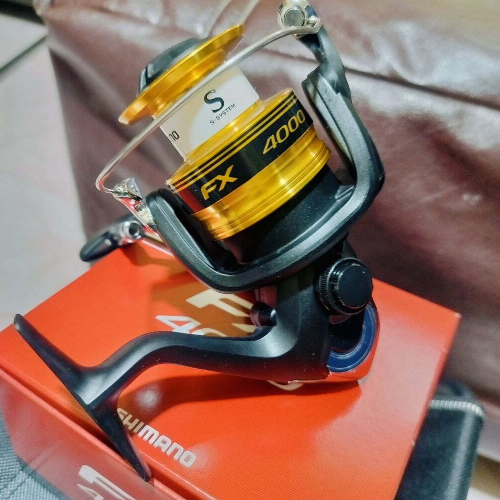 รอกสปินนิ่งชิมาโน่ FX 4000