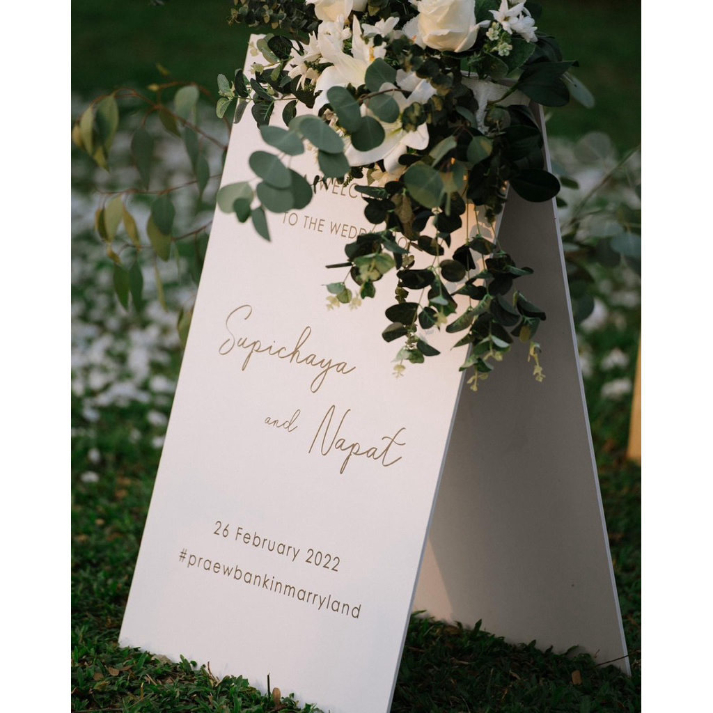 ป้ายสามเหลี่ยม ตกแต่งงานแต่ง หรือคาเฟ่