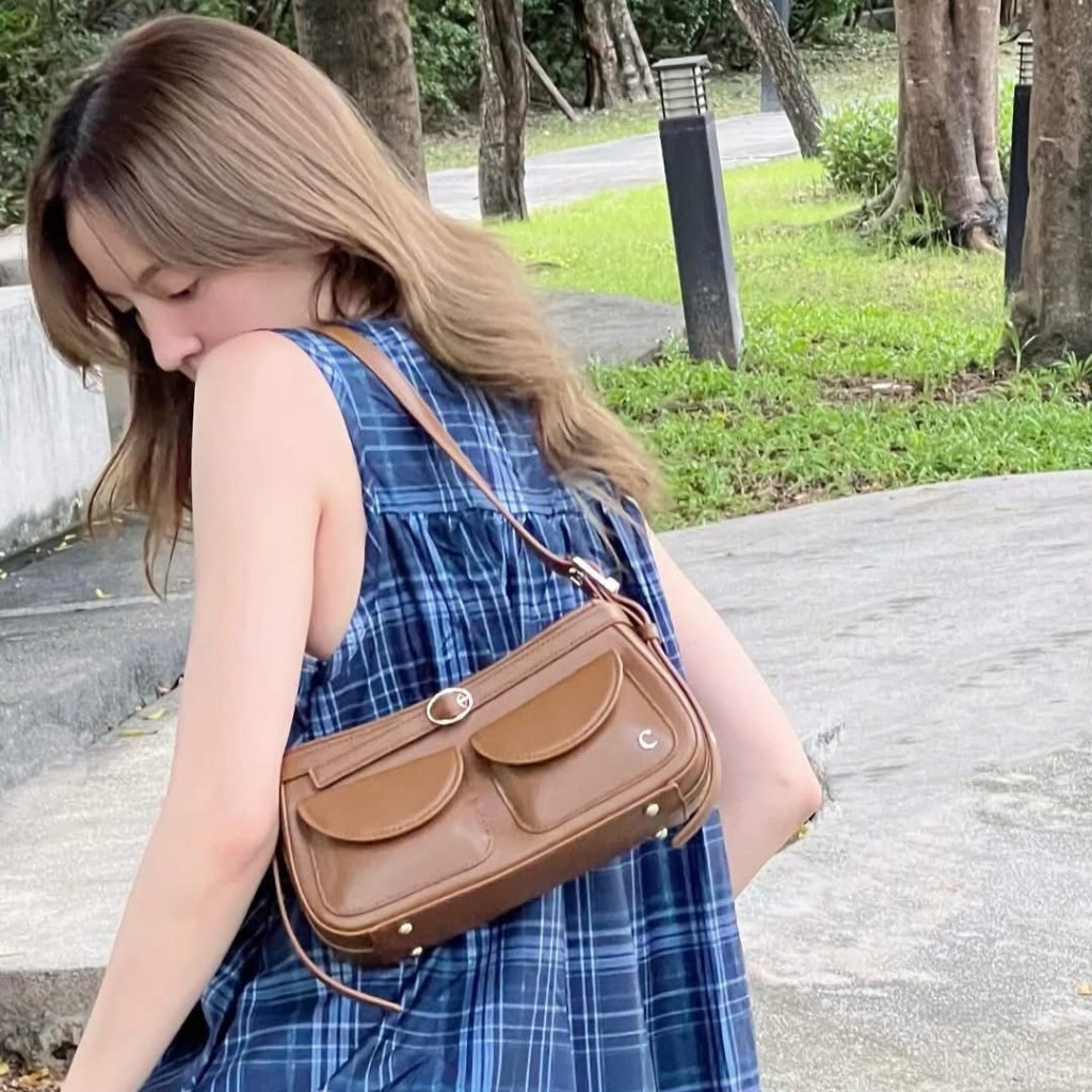 COZII Bag 👜: รุ่น Alice หนังเงา ของแท้ แถมฟรี! Card Wallet มูลค่า 890 บาท ทุกออเดอร์❤️