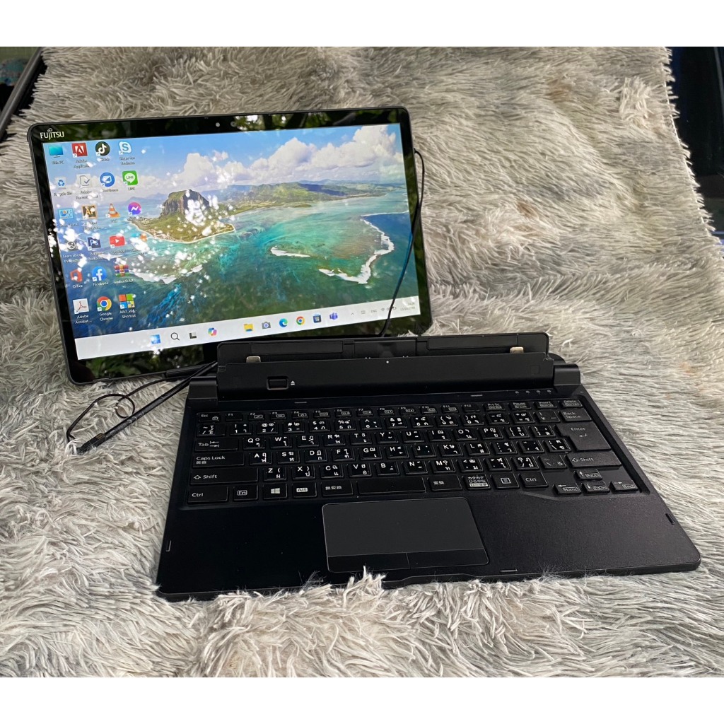แท็บเล็ต2in1 Fujitsu ArrowsTab Q738/SB Corei5-7300U(RAM:4GB/M2SSD:256GB)มีคีย์บร์อดและปากกาตรงรุ่น