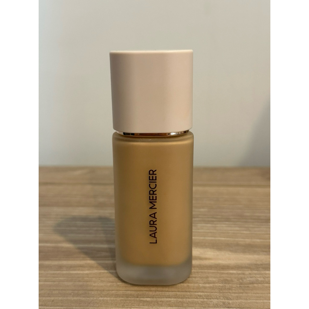 Laura Mercier รองพื้น Real Flawless Weightless Perfecting Foundation 30ml  สี 2W1 Macademia