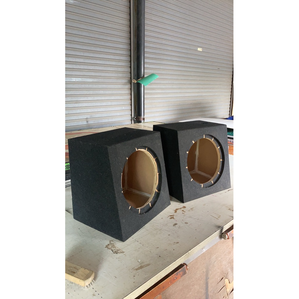 ตู้เปล่าเฉียง10“หุ้มพรม