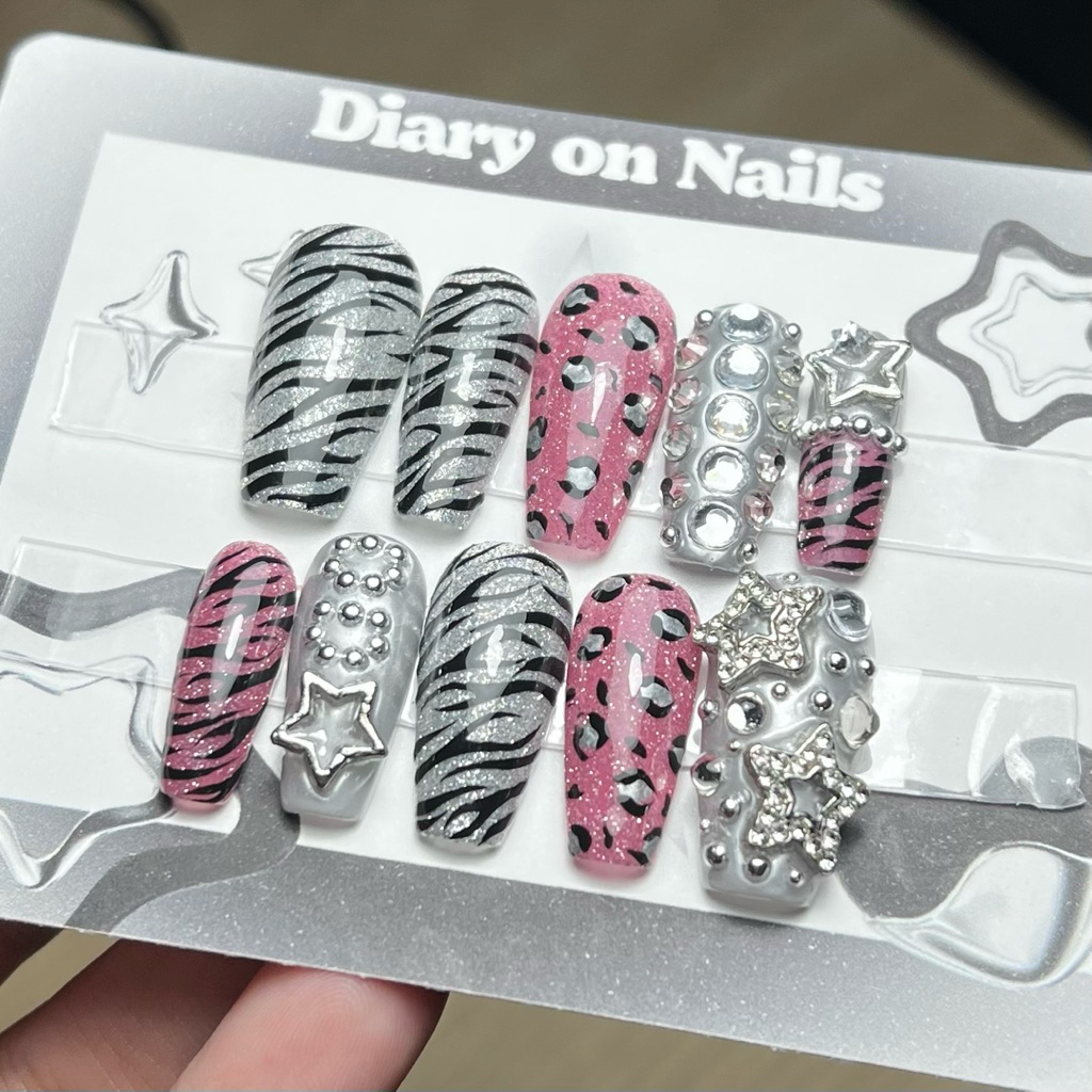 เล็บปลอมเจลแท้ ลายม้าลาย เล็บลายเสือ สไตล์ Y2K Nails