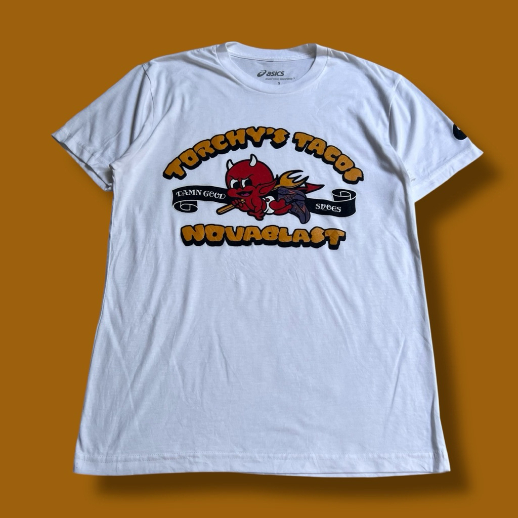 เสื้อยืด ASICS มือสอง