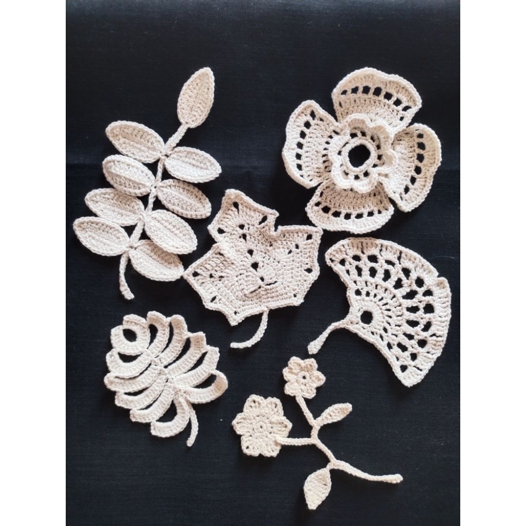 ใบไม้โครเชต์ ดอกไม้โครเชต์ เส้นฝ้ายธรรมชาติ สีฝ้ายดิบ ใบไม้ปลอม ที่รองแก้ว ดอกไม้ตกแต่ง