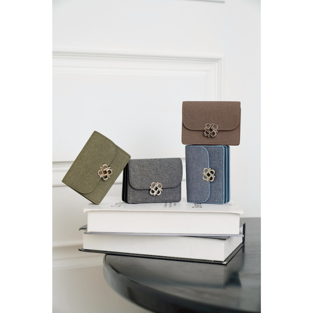 Perota “Tiny” Card Holder มาพร้อมกล่อง