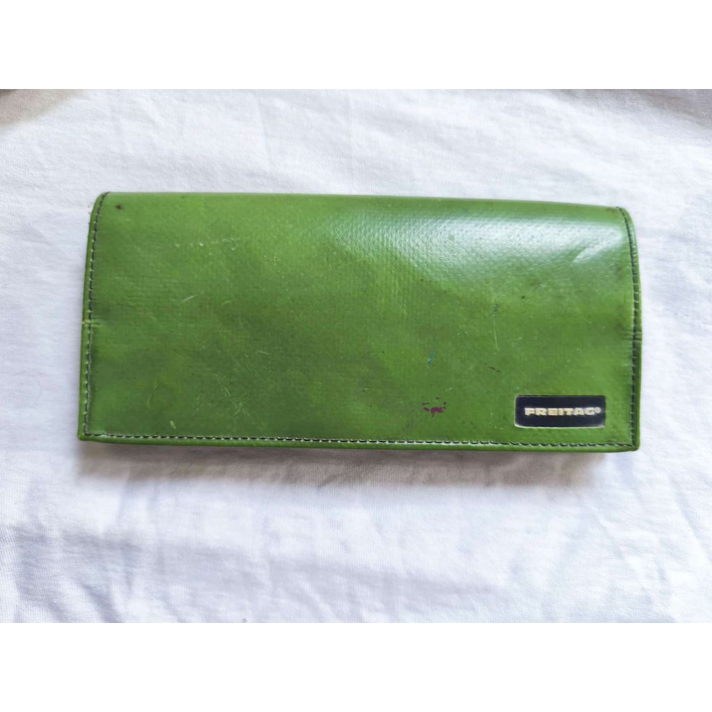 กระเป๋าสตางค์ Freitag Caroline F555 มือสอง