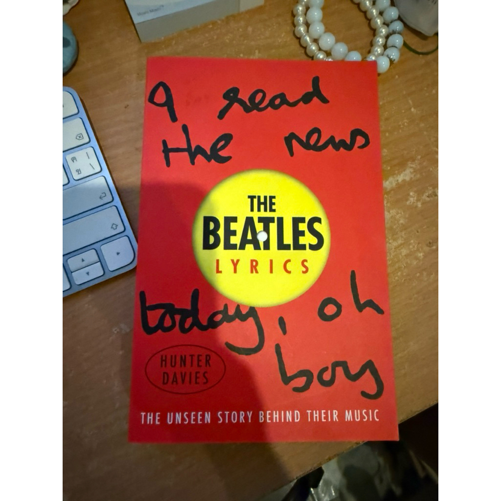 หนังสือ The Beatles lyrics