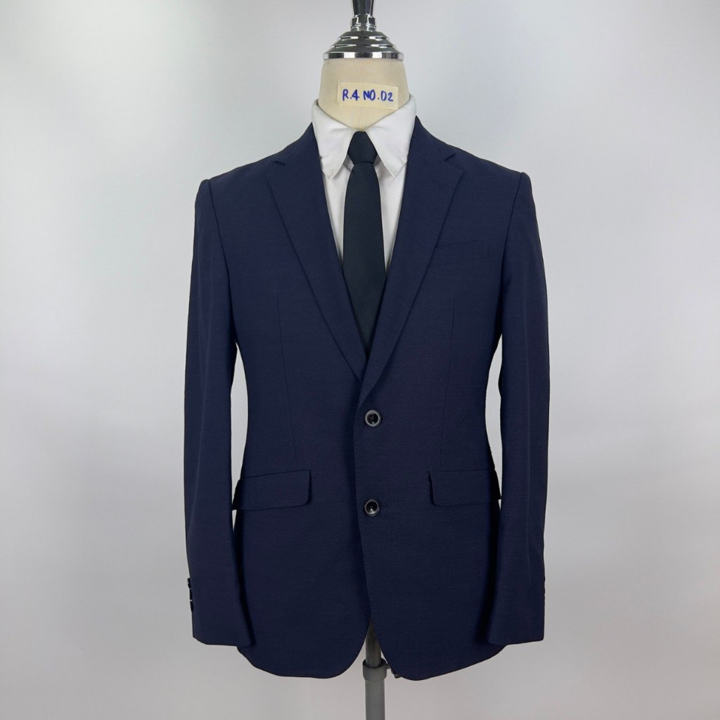 สูทผู้ชาย สีกรมล้วน  มีดีเทลผ้า SUIT SELECT ป้าย A4 รุ่น 4S  รอบอก36 รหัส R