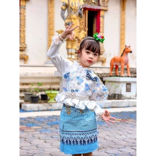 ชุดไทยเด็ก แต่ระบายลูกไม้ มีสไบปักดอกไม้ 3D