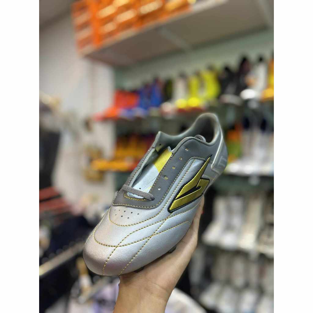 รองเท้าฟุตซอลเด็กผู้ชาย รองเท้าฟุตซอลgiga