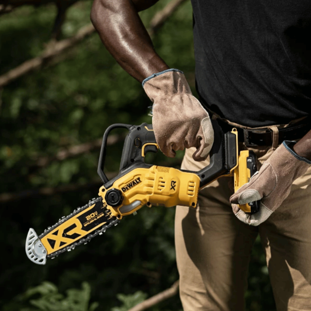 DEWALT DCCS623B เลื่อยโซ่มือเดียวไร้สาย บาร์ 8 นิ้ว  20V (ตัวเปล่า) - รูปที่ 3