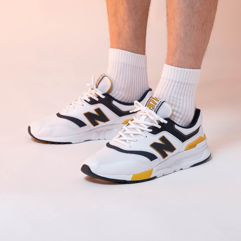 แท้ 100% New balance 997h หนังแท้ (use) size 10.5us ใหม่มาก ซื้อจากญี่ปุ่น ส่งต่อค้าบ สวยๆเลย